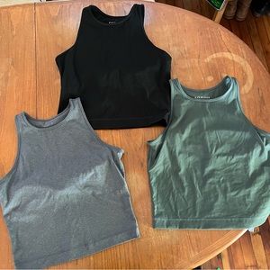 3 Pack Everlane Perform Top All Size Medium - M - 3 colors, all 3 pack deal